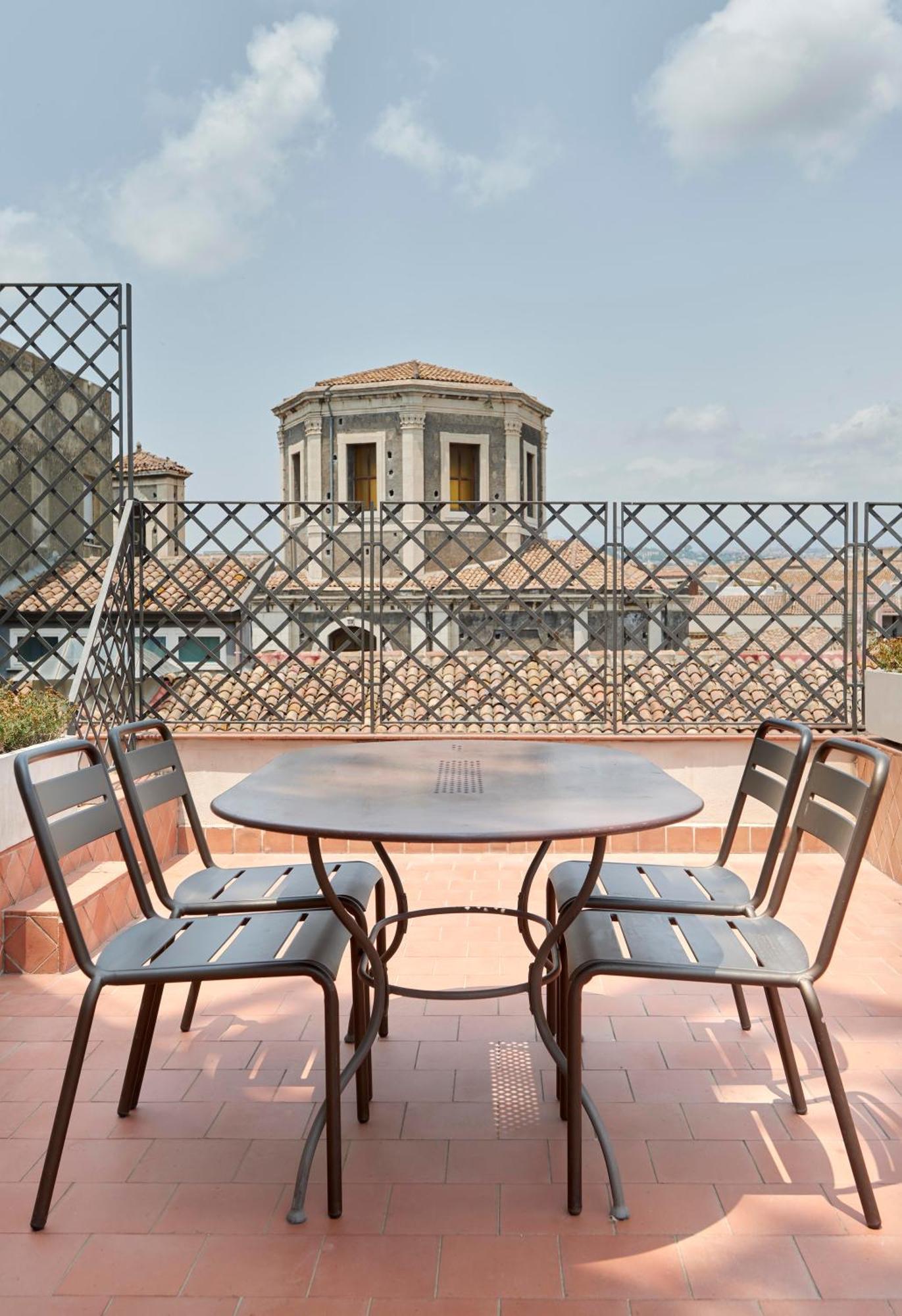 Palazzo Scammacca Apartment Катания Екстериор снимка
